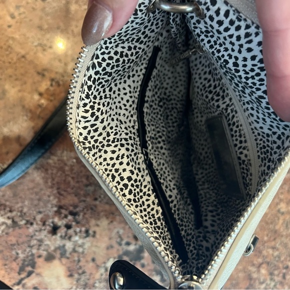 Shiraleah Cream and Black Crossbody Bag - Picture 6 of 12